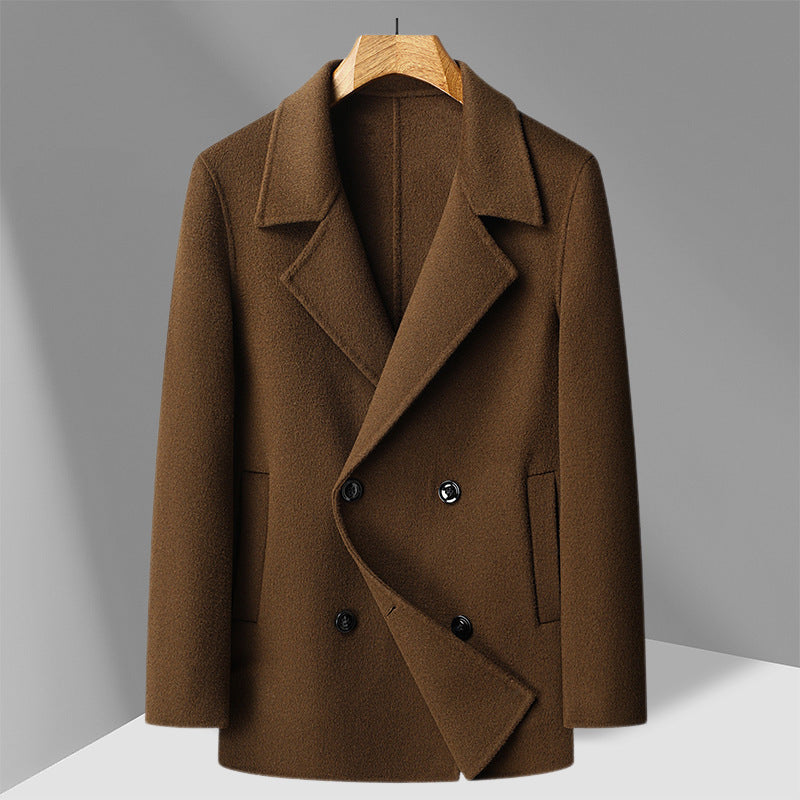 Manteau Court en Laine – Élégance Intemporelle